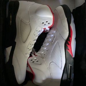 Jordan 5 fire red